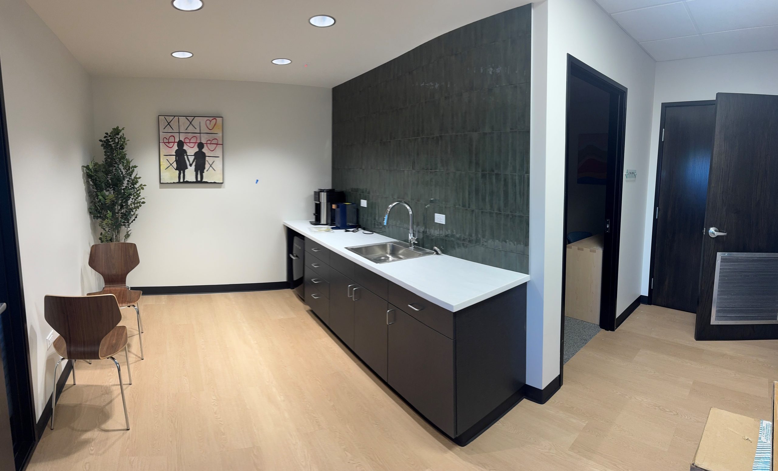 A&B Builders, a trusted tenant finish contractor based in Denver, Colorado, recently completed a high-quality interior build-out for a new tenant at Guidelight, located at 3401 Quebec Street in Denver.